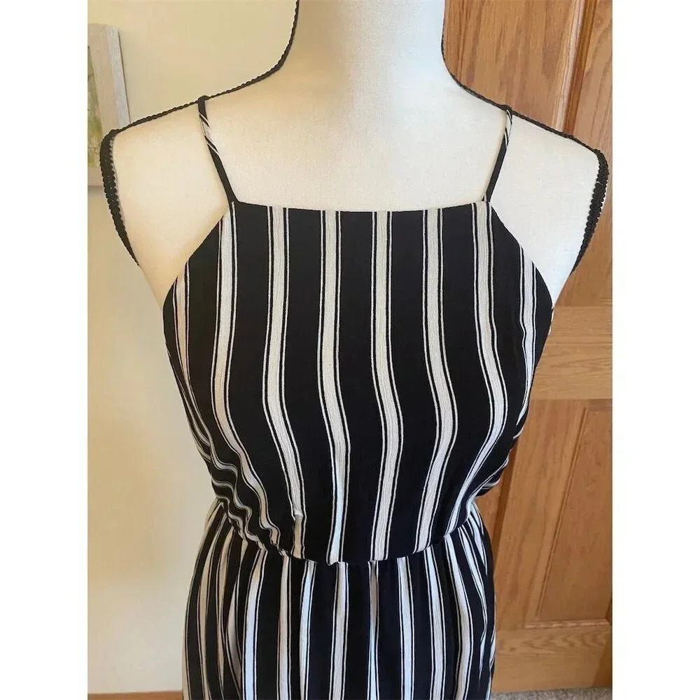 Forever 21 Women's Black & White Striped Mini Dress M Sleeveless Fit & Flare - Picture 3 of 8